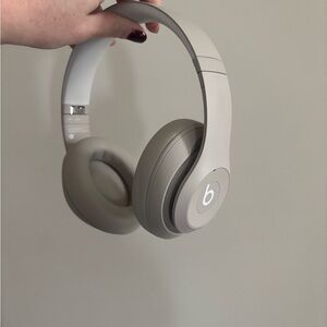 Beats Studio Pro Wireless Headphones - Sandstone